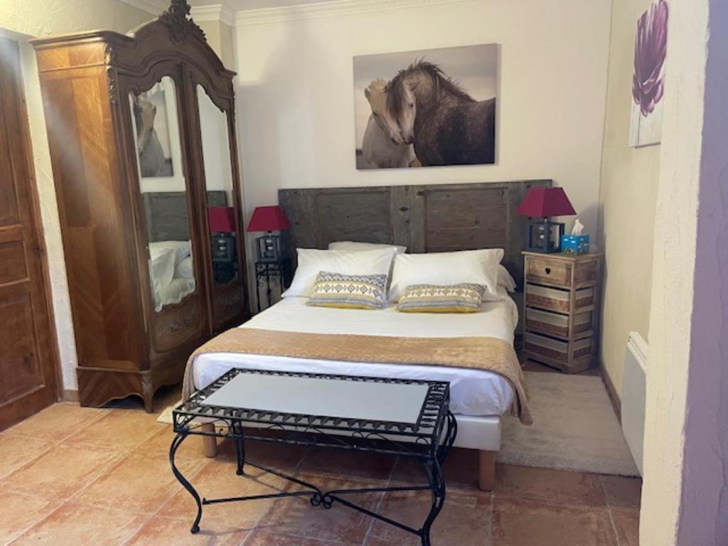 Chambre Seville - Mas Saint-Louis - Piscine Chauffee Aigues-Mortes Esterno foto